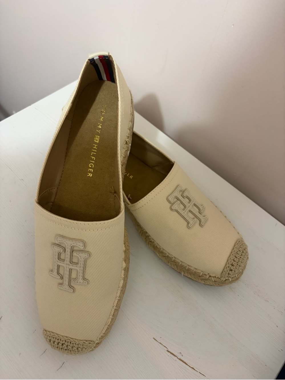 Tommy Hilfiger Women's Palmz Flat Slip-On Espadrille